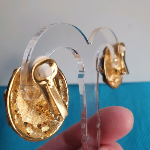 Vintage 80s clip earrings like new, gold tone with black enamel