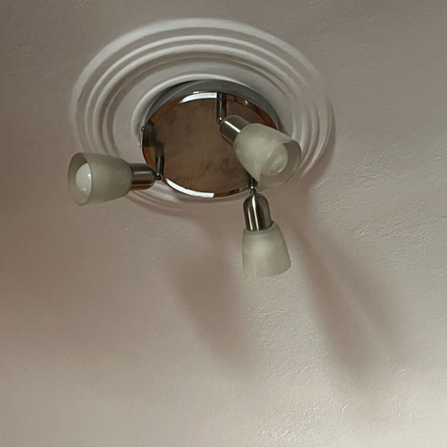 Ceiling light with 3 adjustable spots used