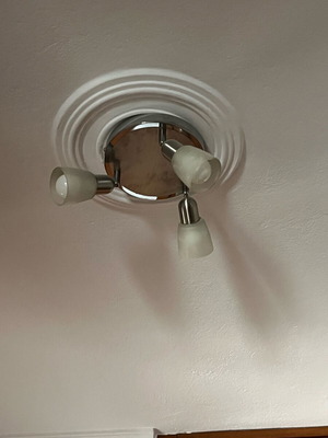 Ceiling light with 3 adjustable spots used