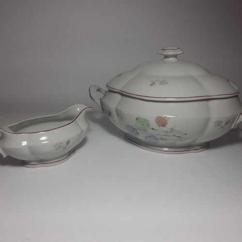 Porcelain soup tureen and sauce boat set like new, Izida, Made in Bulgaria