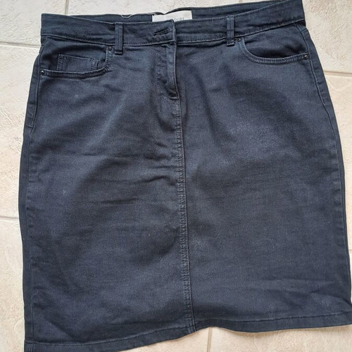 Black denim pencil skirt like new, one size