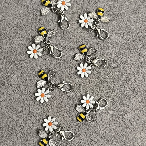 Keychains new, set of 6