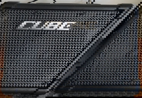 Усилвател Roland Cube Street EX+ Детройт 820