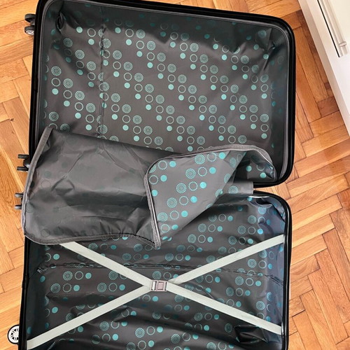 Suitcase new, unused, salmon color with lock and wheels