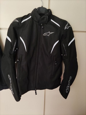 Μπουφάν μηχανής Dainese καλοκαιρινό S και Alpine Stars Stella χειμερινό M σαν καινούργια
