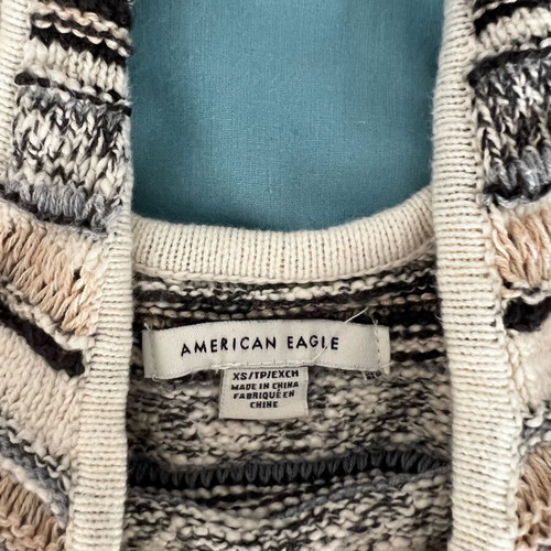 American Eagle top like new, size XS, black and beige