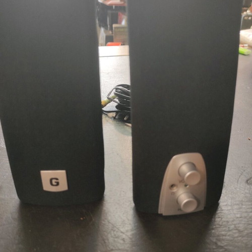 Mini speakers G used with cable and headphone connection