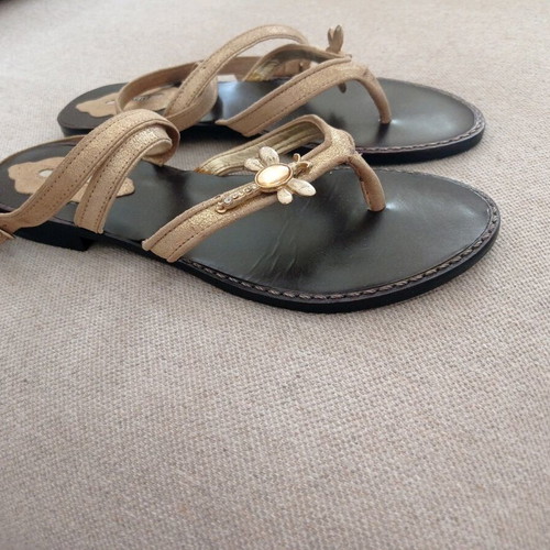 Schutz sandals new, gold color with ankle cords, size 37