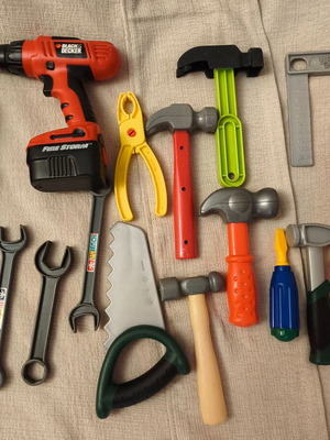 Children's tools set used, 19 pieces with battery-powered Black and Decker