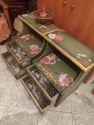 Σετ vintage κομοδίνων shabby chic μεταχειρισμένα, αναπαλαιωμένα στο χέρι