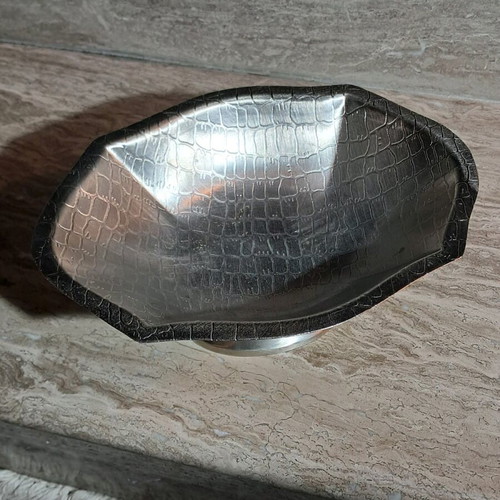 Aluminum decorative bowl like new with embossed pattern