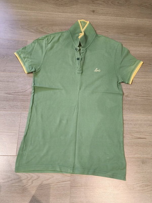 Levi's polo μπλούζα μεταχειρισμένη, μέγεθος S, πράσινη