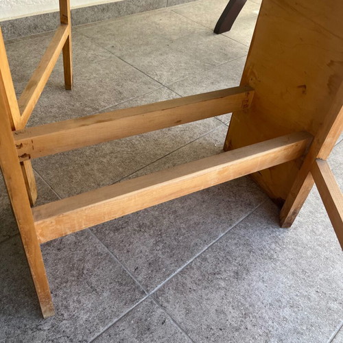 Folding dining table like new, compact and sturdy