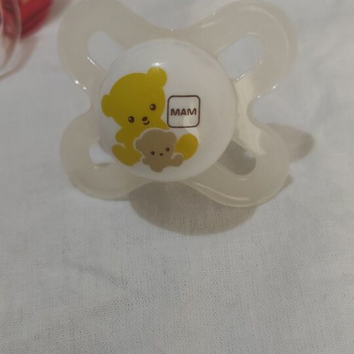 Set of pacifiers 0-6 months like new