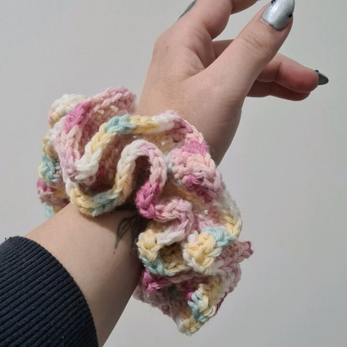 Handmade scrunchy new, pink multicolor