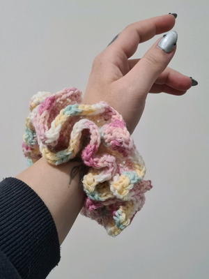 Handmade scrunchy new, pink multicolor