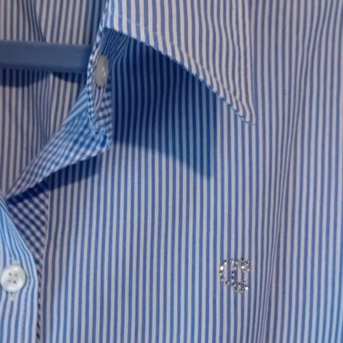 Women's striped blue shirt M like new with subtle rhinestone detail