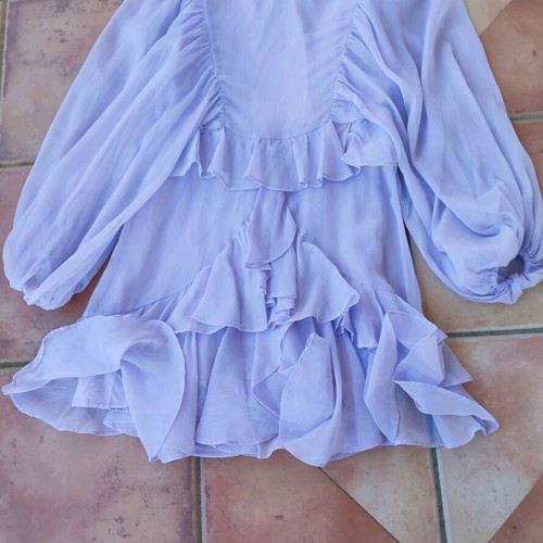Dress with baloon sleeves and ruffles like new