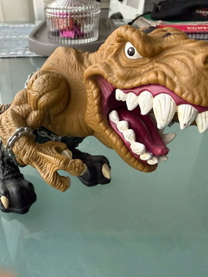 Extreme Dinosaurs T-Bone action figure used Mattel 1996
