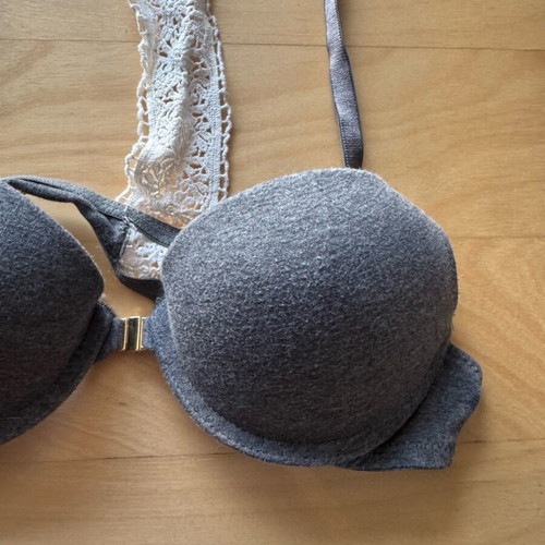 Boho bra like new with lace back gray (80A)