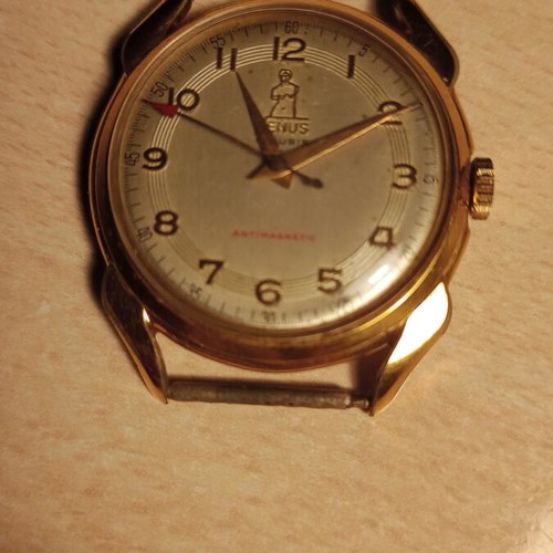 Venus vintage wristwatch used, gold color, mechanical 17 rubis