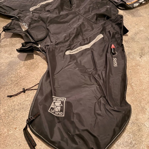 Tucano scooter cover used with case