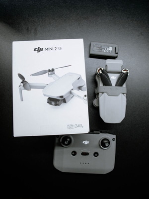 DJI Mini 2 SE like new with one battery