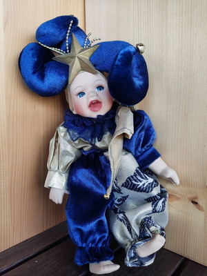 Clay doll used, height 25 centimeters
