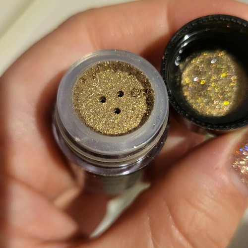 Nyx gold eyeshadow new