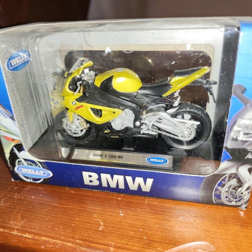 Welly Diecast BMW S1000RR 1:18 scale new