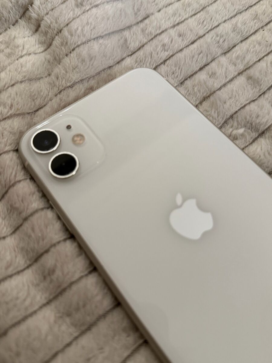 iPhone 11 128GB like new, white - € 180,00 - Vendora.bg
