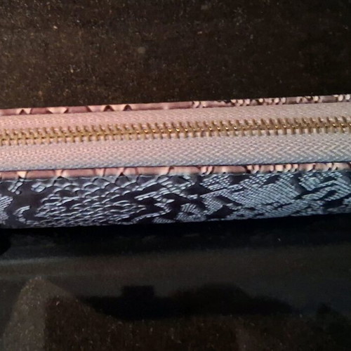 Wallet new gray patent snake imitation with 5 compartments and 8 card slots