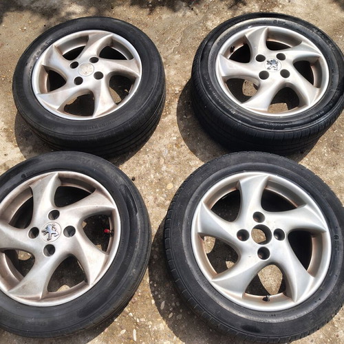Aluminum 15" 4x108 Rims like new, scratch-free