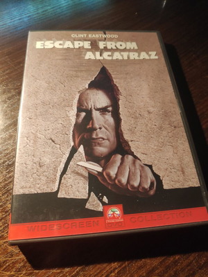 Escape From Alcatraz DVD used with subtitles