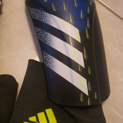Adidas Predator Shinpads like new