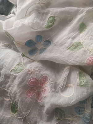 Scarf like new, white and pink