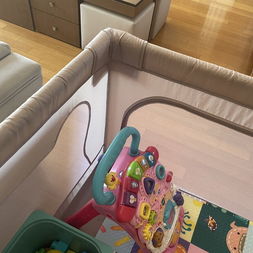 Lionelo Willow XL playpen with large play area