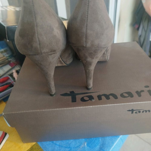 Tamaris brown suede pumps like new, size 39