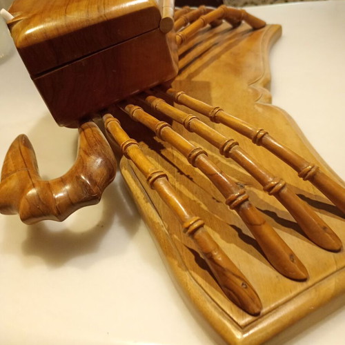 Handmade wooden crab-shaped jewelry box like new