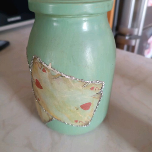 Decorative Kilou Vase like new, hand crafted