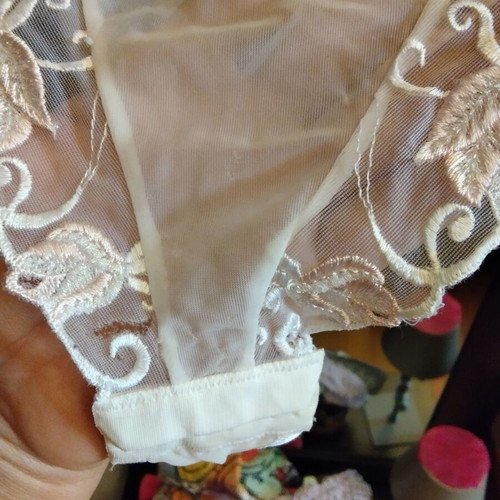 White bodysuit lingerie used, size small, chest 70B