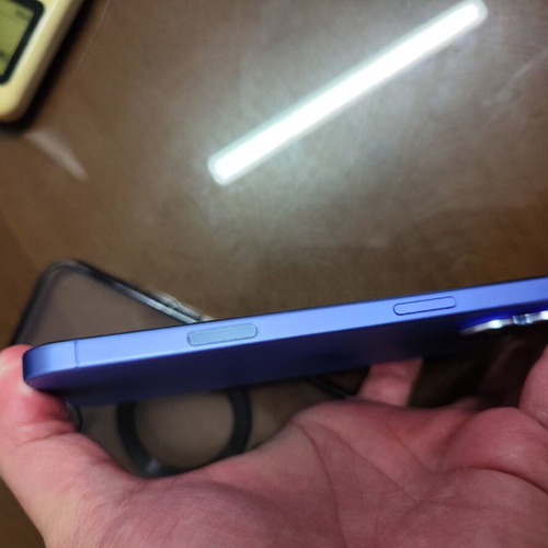 I Phone 16 Plus 128 GB Ultramarine like new with case and charger