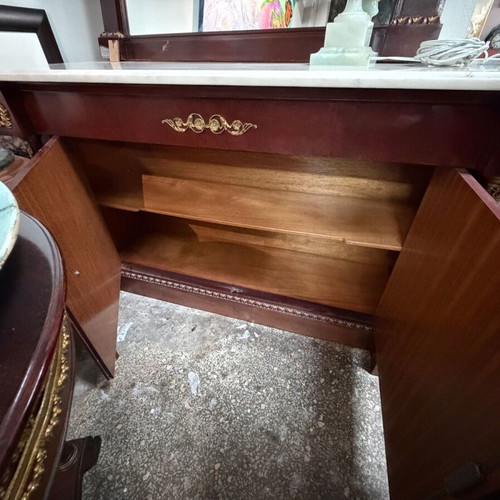 Varagkis buffet with mirror like new