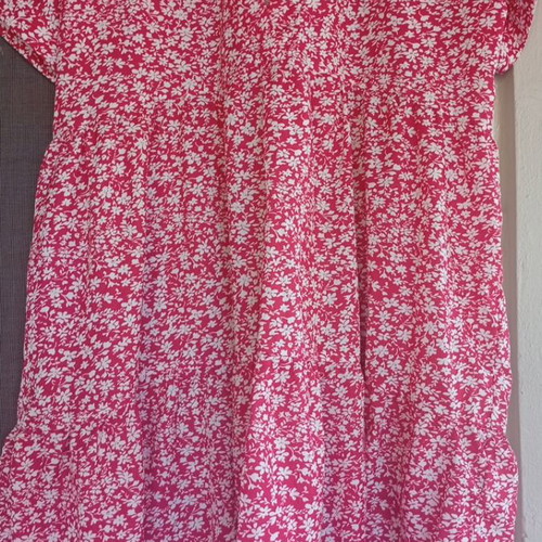 Summer dress like new, size large, knee length, airy and comfortable