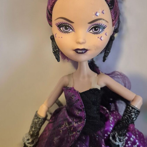 Ever After High Raven Queen Thronecoming doll used with minor flaw