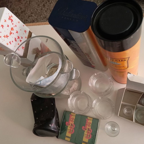 Package of 13 new collectible and practical whiskey and vodka items