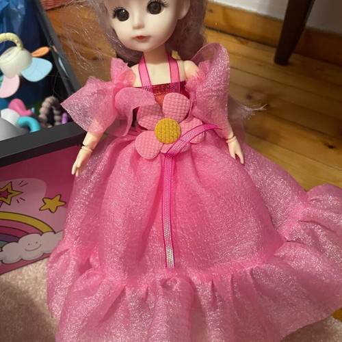 Doll in good condition missing one shoe
