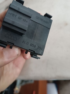 Διακόπτης παραθύρων για Audi A3 '96-'03 κωδικός 8L0959851 σαν καινούργιο