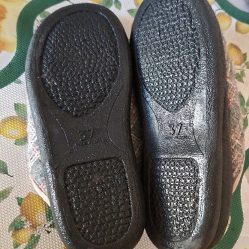 Issue Fashion winter home slippers like new, size 37, multicolor