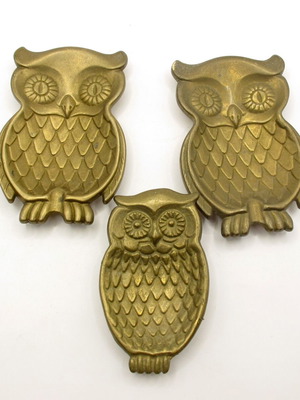 Vintage brass owl trays set of 3 from the 1970s like new